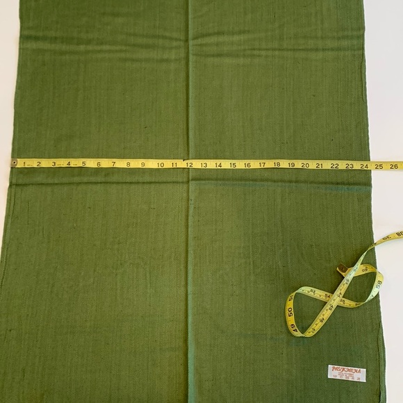 Pashmina Green Scarf/Shawl/Wrap, New in package - Picture 3 of 8